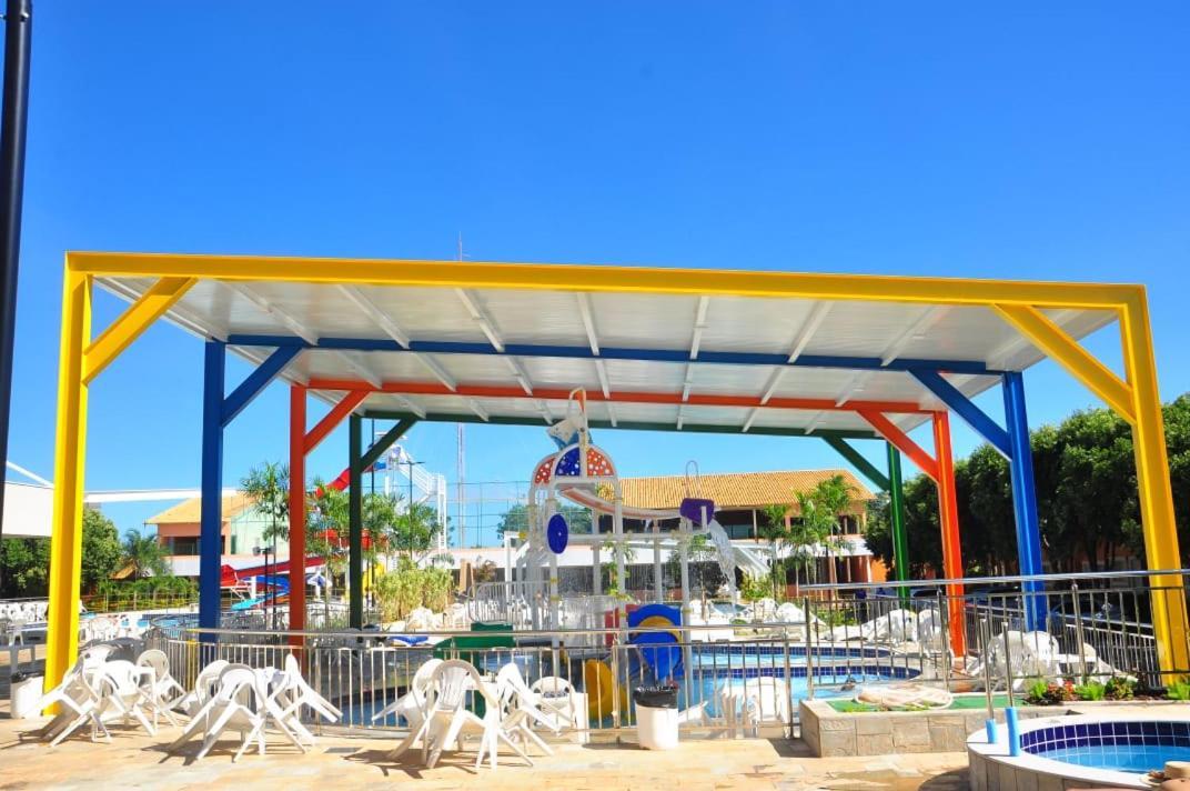 Appartamento Cd Diroma Fiori Caldas Novas Esterno foto
